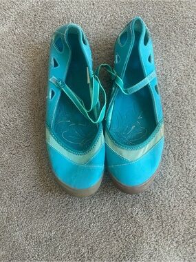 Eddie Bauer Teal and Aqua Casual Sandals